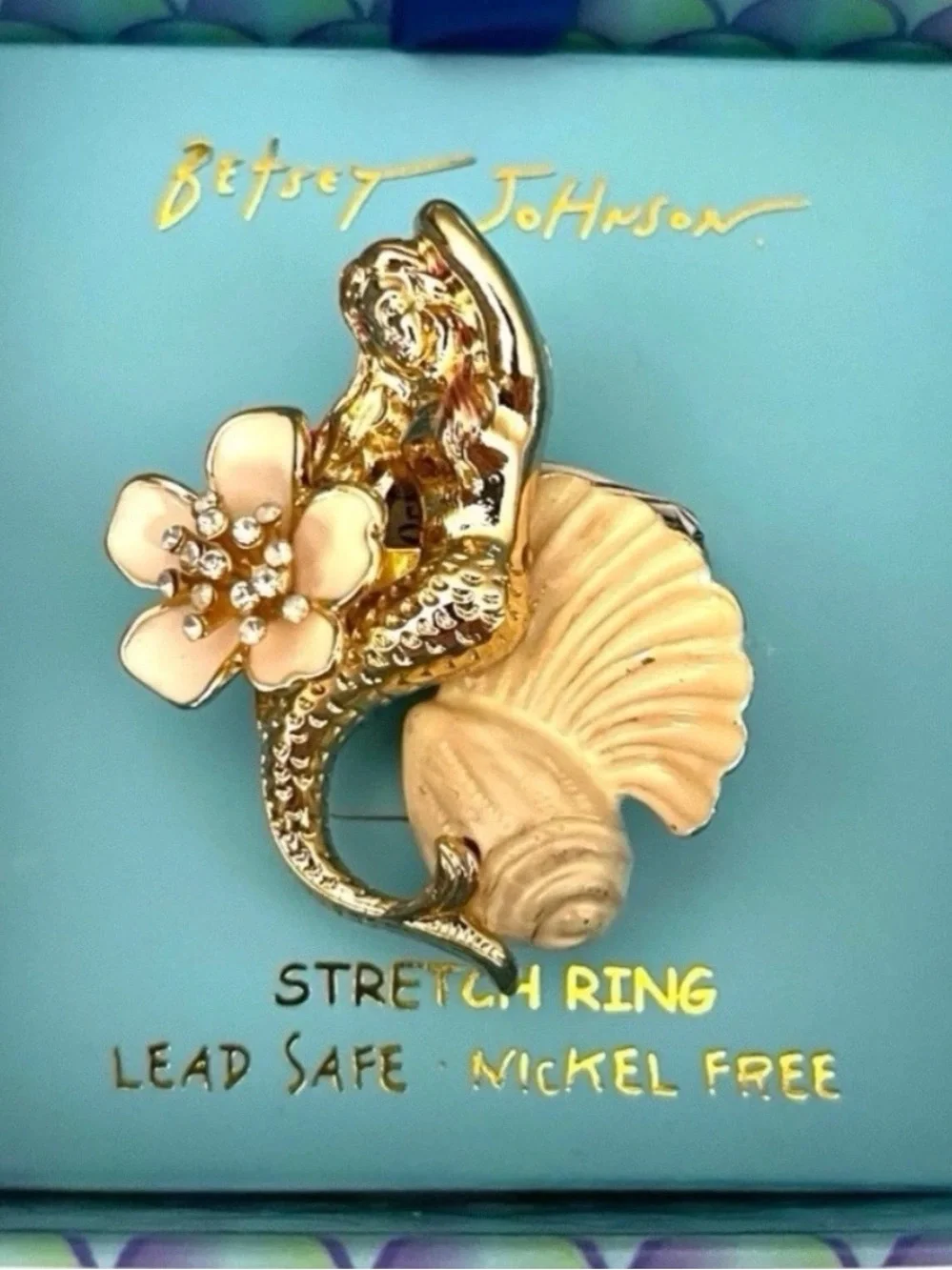 Betsey Johnson’s  Mermaid Shells Jewels Stretch Shell Gold Crystal Ring NIB $48